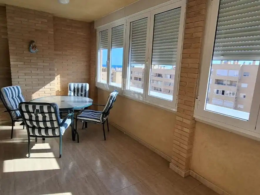 Vista exterior de Piso en venta en Alicante / Alacant con Aire acondicionado y Terraza
