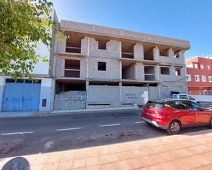 Vista exterior de Edifici en venda en Arona