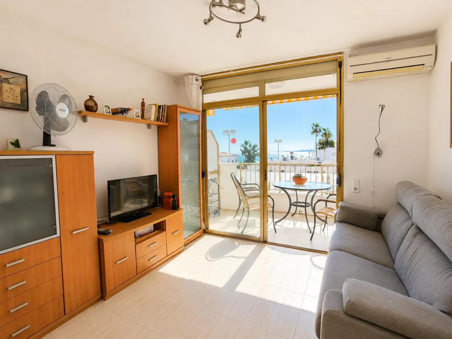 Living room of Apartments for sale in Cambrils  with Air Conditioner, Private garden and Terrace