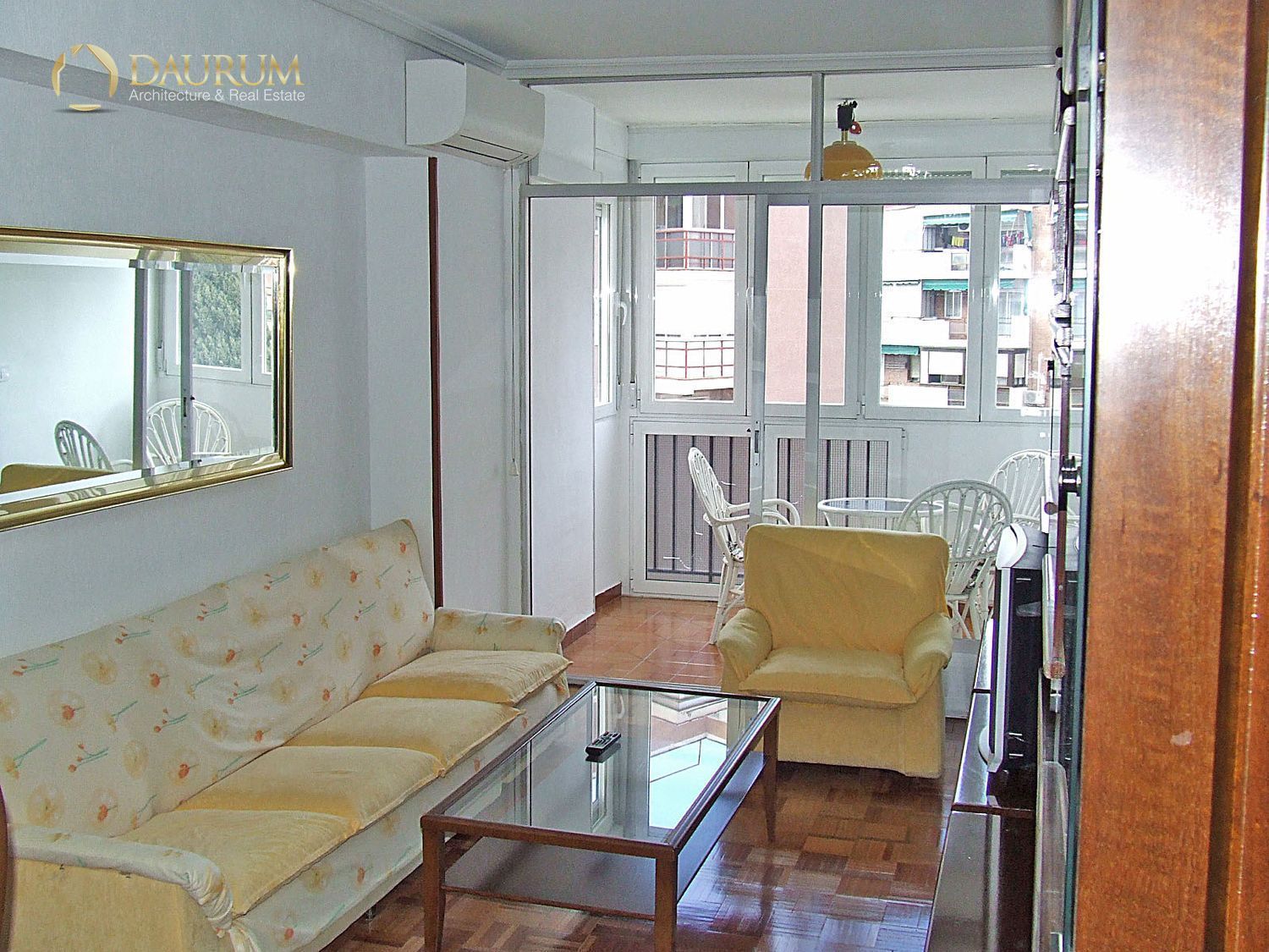 Living room of Flat for sale in  Madrid Capital  with Air Conditioner, Heating and Terrace