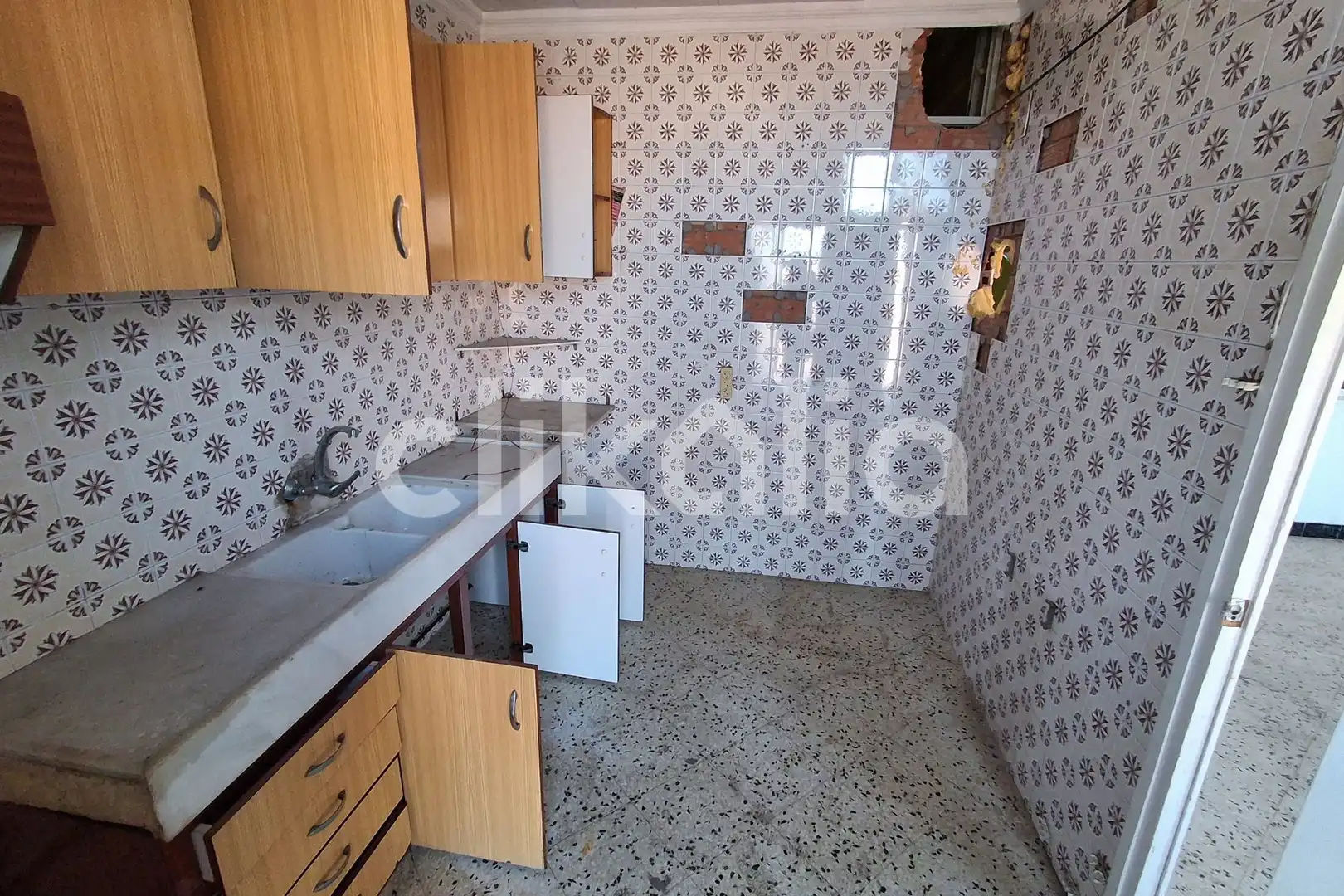 Küche von Einfamilien-Reihenhaus zum Verkauf in Sabadell mit Terrasse