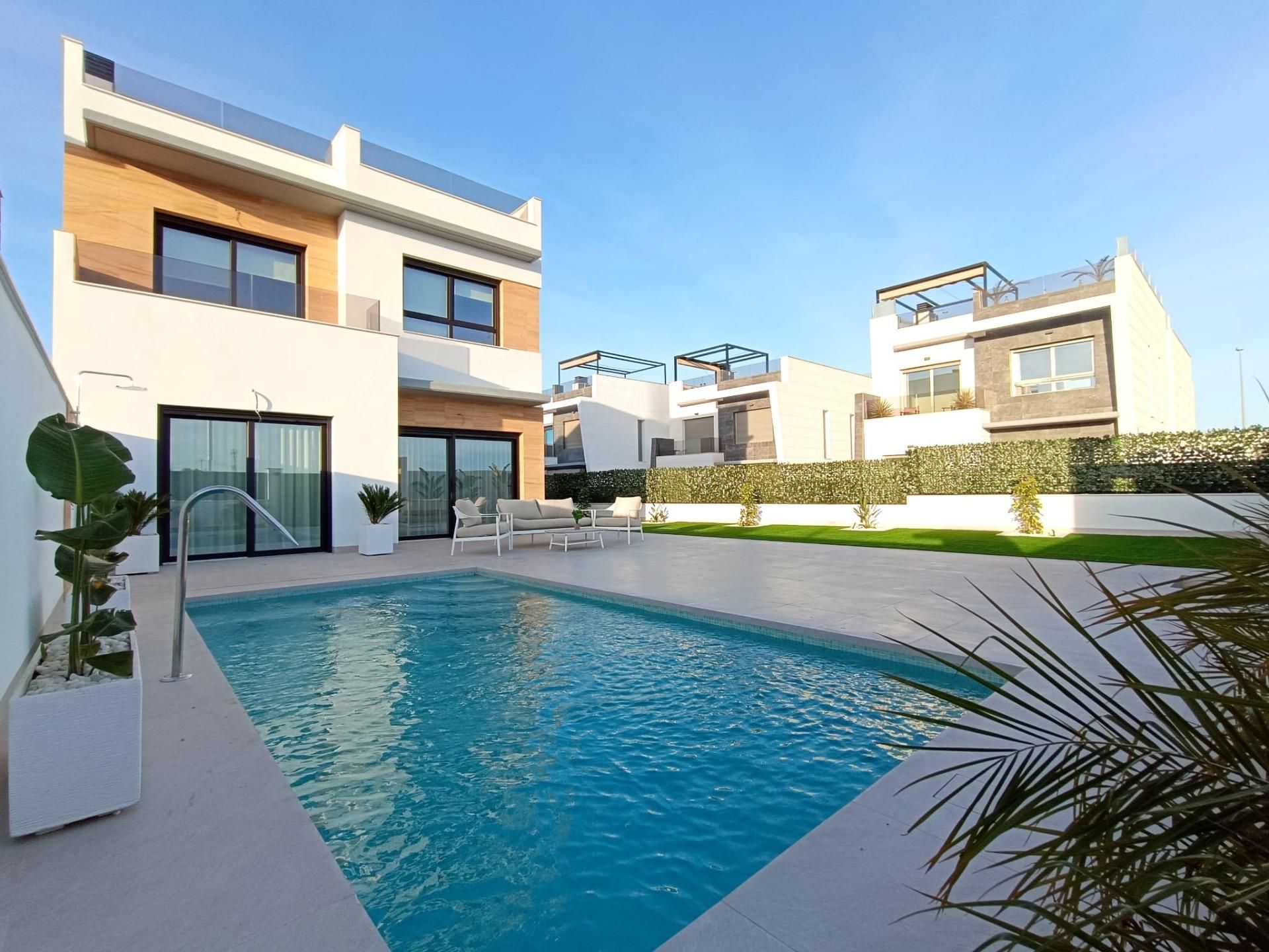 Swimming pool of Single-family semi-detached for sale in Benijófar  with Air Conditioner, Private garden and Terrace