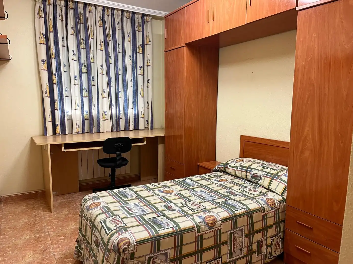 Habitación de Piso en venta en Almansa con Calefacción, Trastero y Amueblado