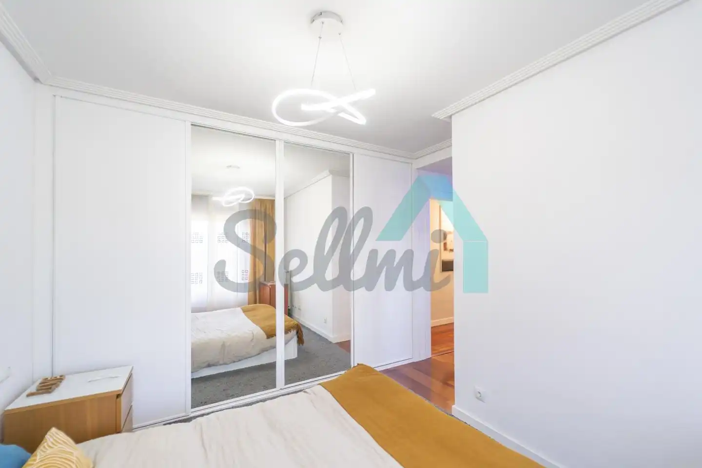 Habitación de Ático en venta en Oviedo  con Calefacción, Parquet y Terraza