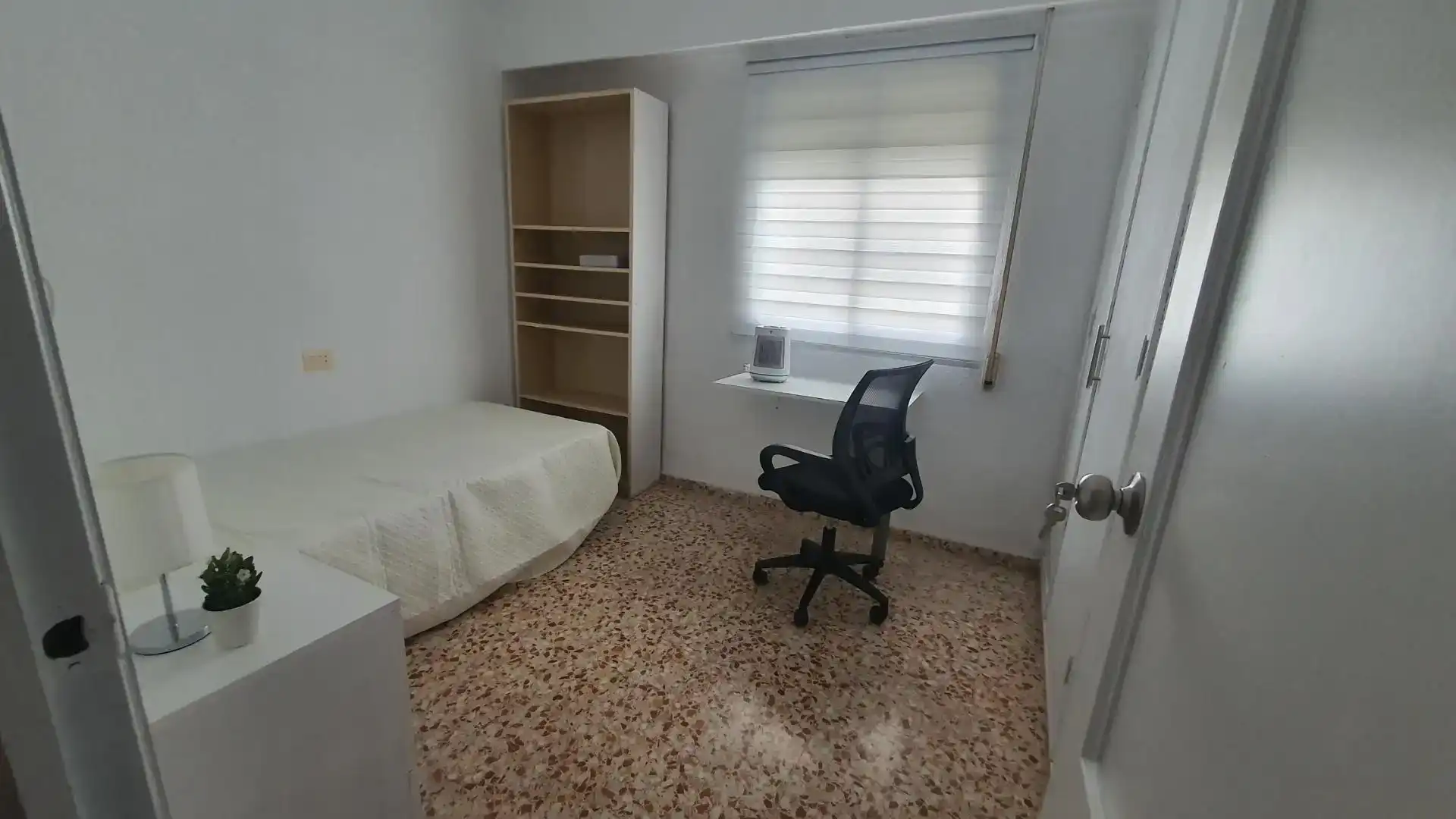 Dormitori de Pis en venda en Alzira amb Aire condicionat, Moblat i Forn