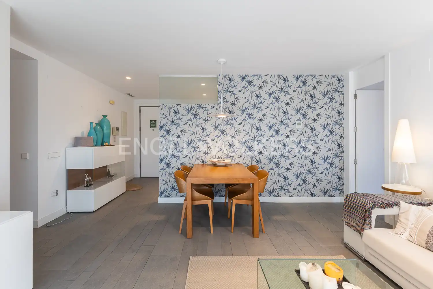 Wohnung zur Miete in Calle Isabel de Villena, La Malva-rosa