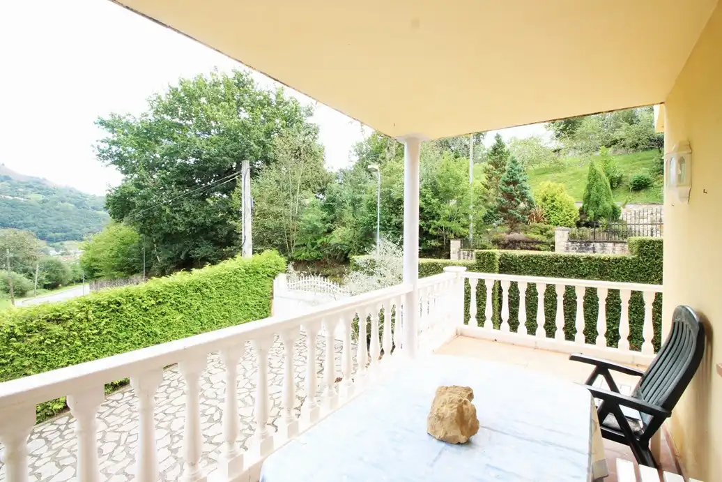 Terraza de Casa o chalet en venta en Parres con Piscina y Amueblado