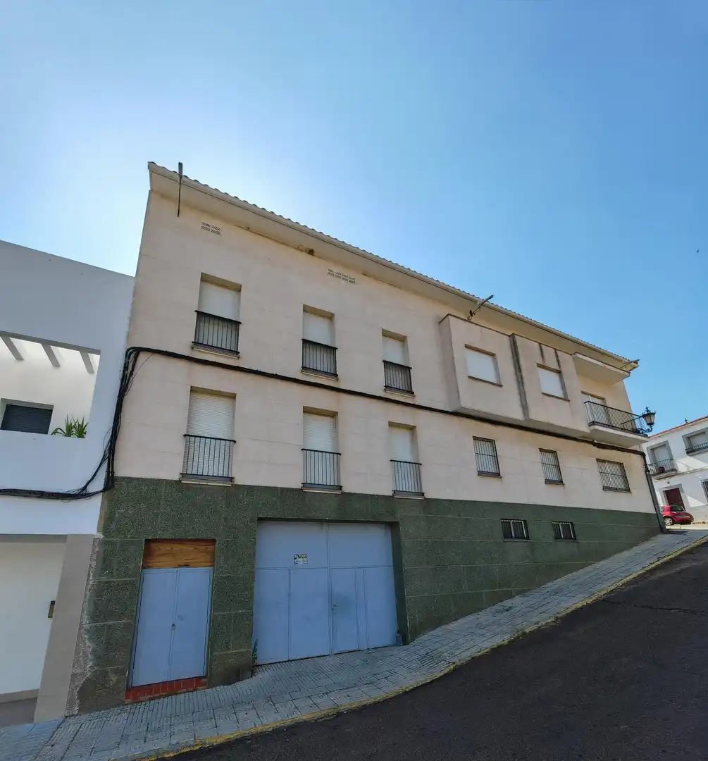 Vista exterior de Edificio en venta en Castuera