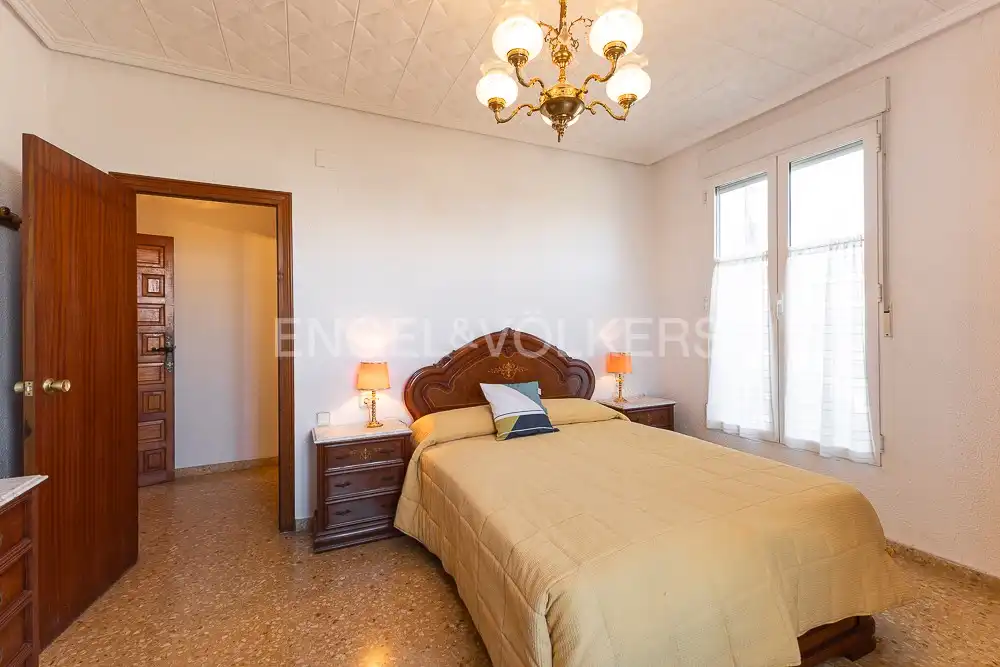 Habitación de Casa o chalet en venta en Paterna con Aire acondicionado, Calefacción y Jardín privado