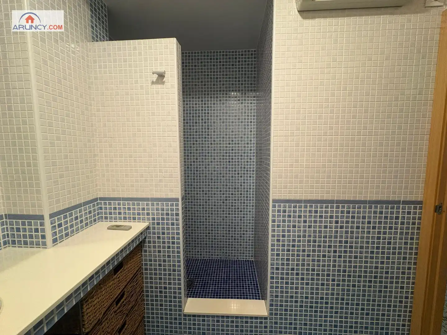 Baño de Piso de alquiler en Sevilla con Aire acondicionado y Balcón