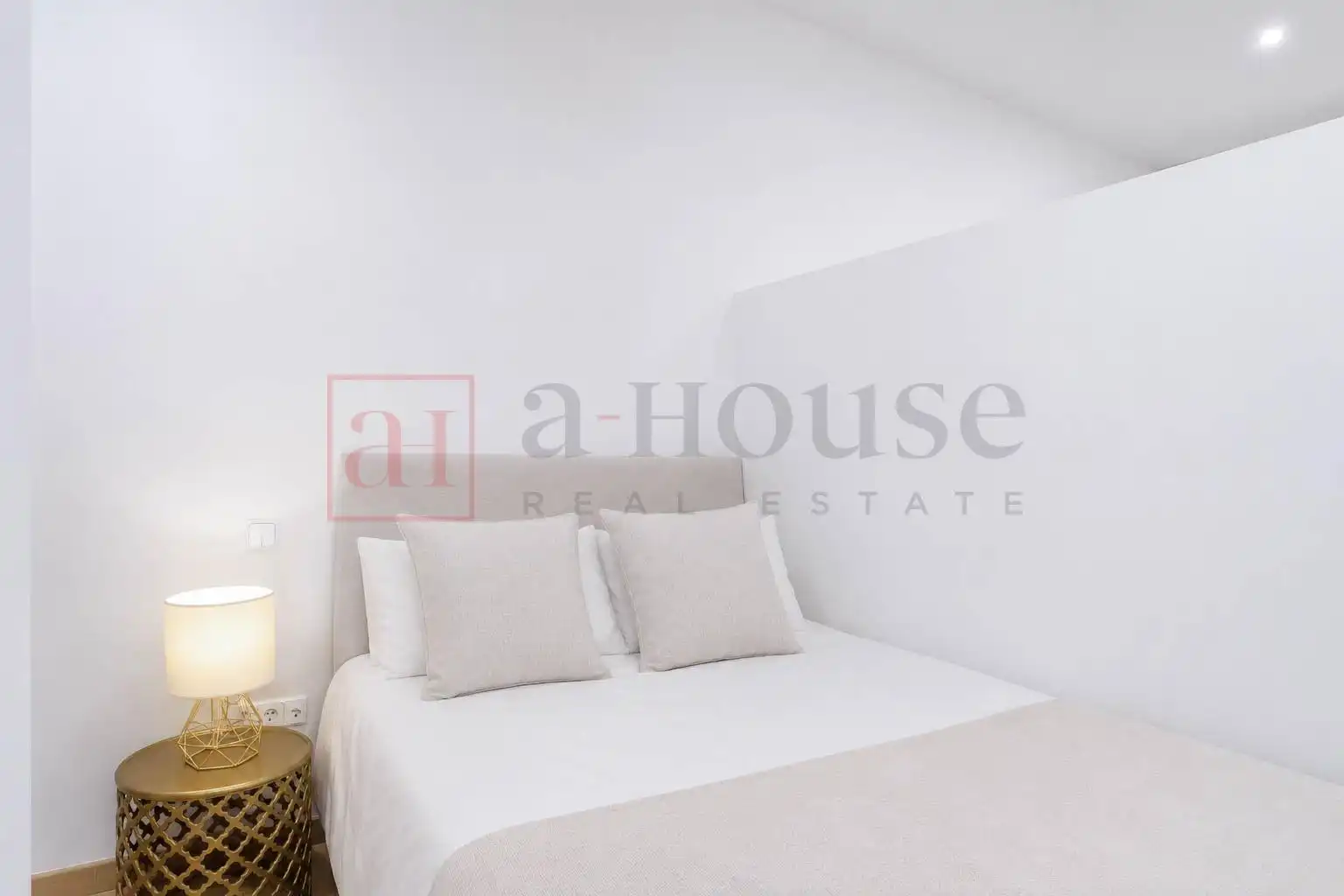 Habitación de Planta baja en venta en Madrid con Calefacción