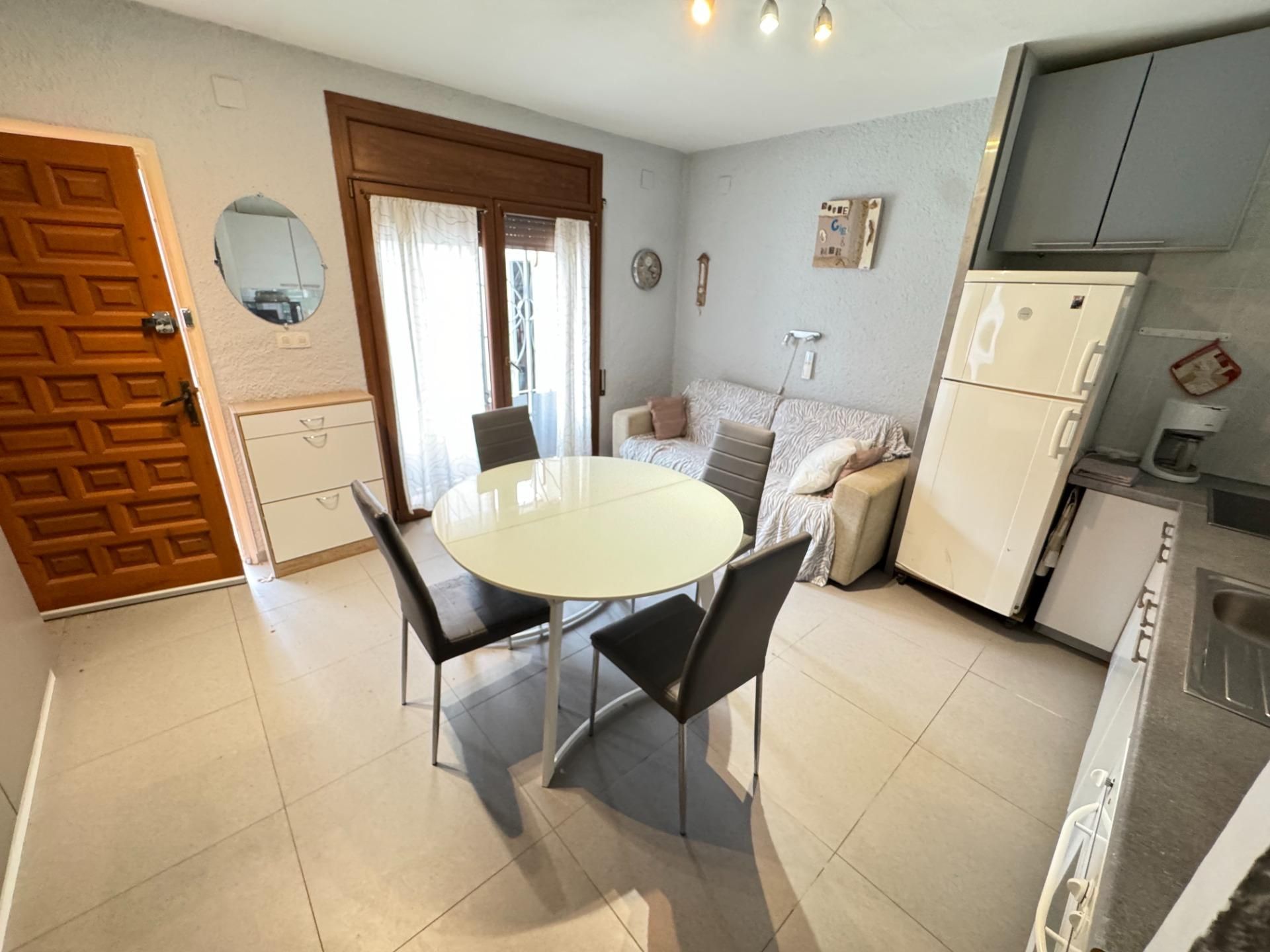 Dormitori de Casa adosada en venda en Empuriabrava amb Aire condicionat, Calefacció i Jardí privat