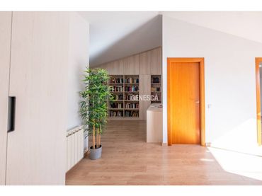Duplex with balcony for sale in Calle Sentmenat