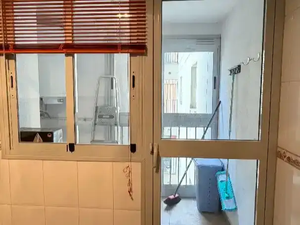 Terrasse von Wohnung zum Verkauf in  Sevilla Capital mit Klimaanlage, Schwimmbad und Balkon