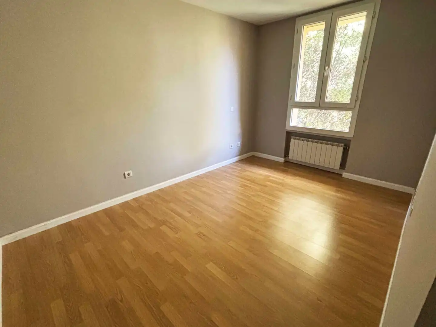 Dormitori de Casa adosada de lloguer en La Moraleja amb Calefacció, Jardí privat i Terrassa