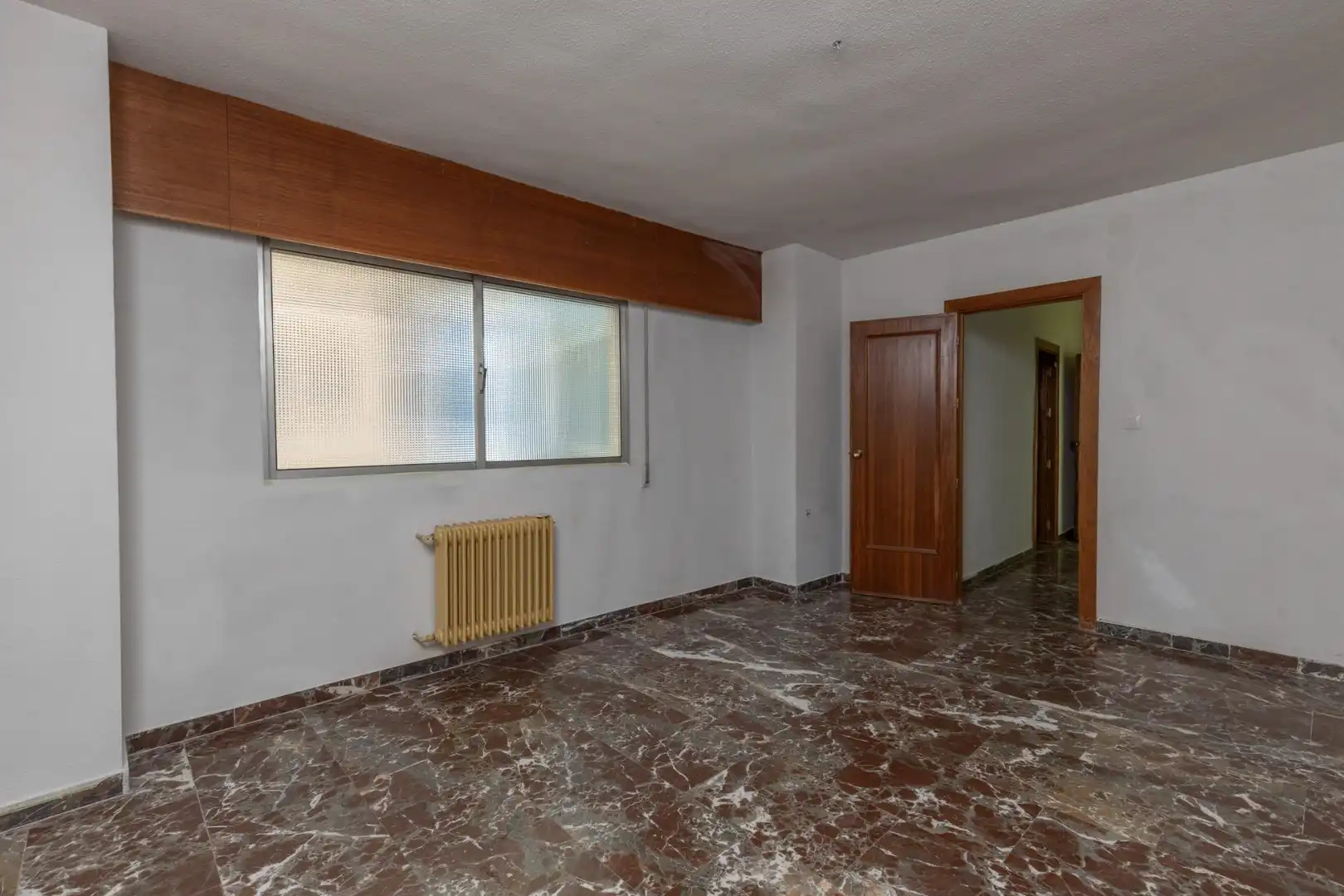 Wohnung zum Verkauf in Granada mit Heizung, Terrasse und Balkon