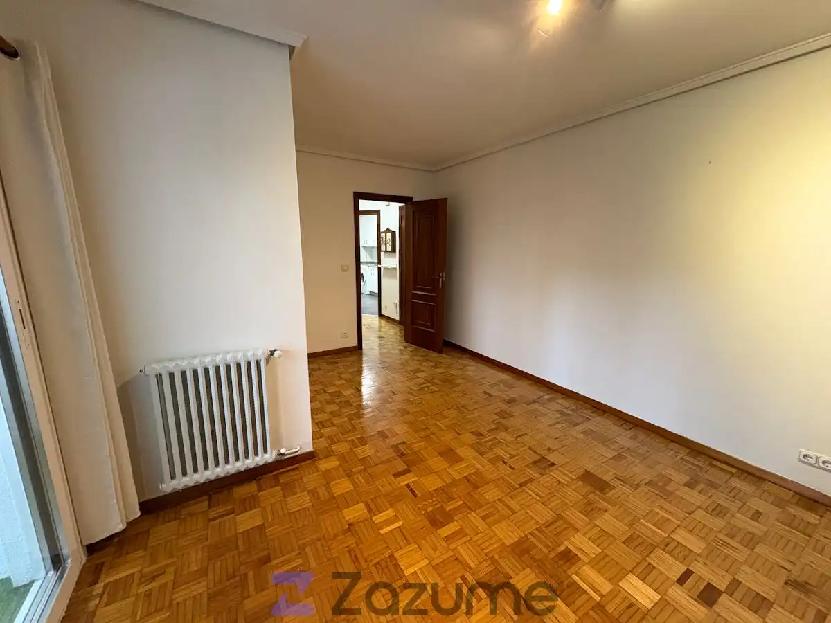 Schlafzimmer von Wohnung zur Miete in Pontevedra Capital  mit Heizung, Ofen und Waschmaschine