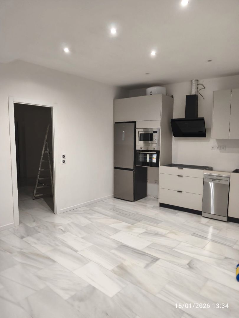 Kitchen of Planta baja for sale in  Sevilla Capital  with Air Conditioner, Private garden and Parquet flooring