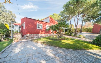 Jardí de Casa o xalet en venda en Valdemorillo amb Calefacció, Jardí privat i Terrassa