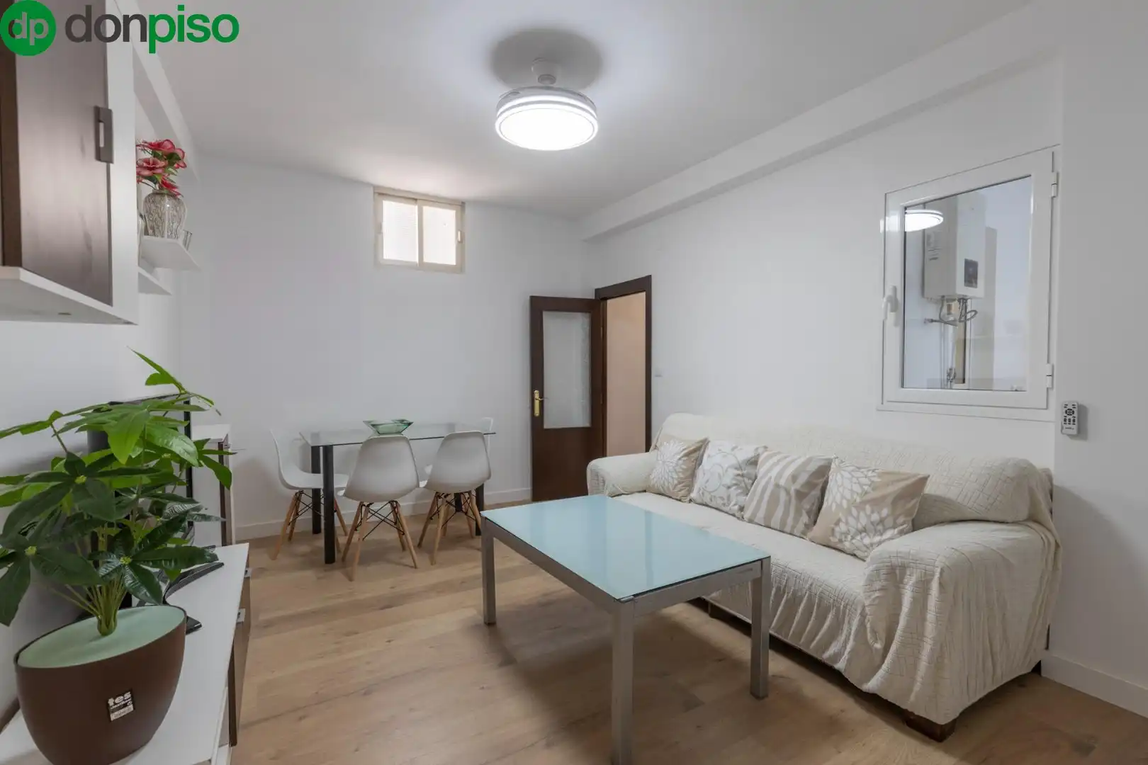 Living room of Flat for sale in Granada  with Furnished