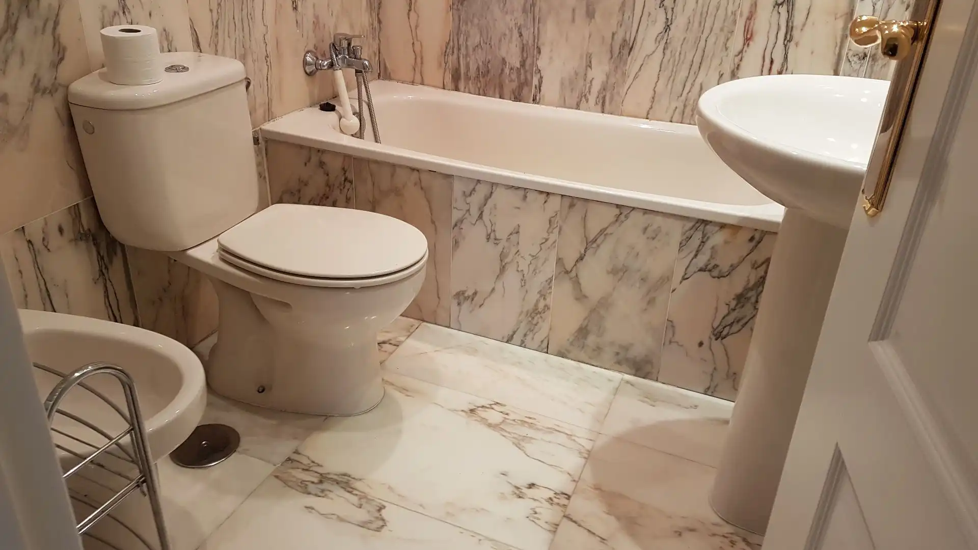 Bany de Pis de lloguer en A Coruña Capital  amb Calefacció