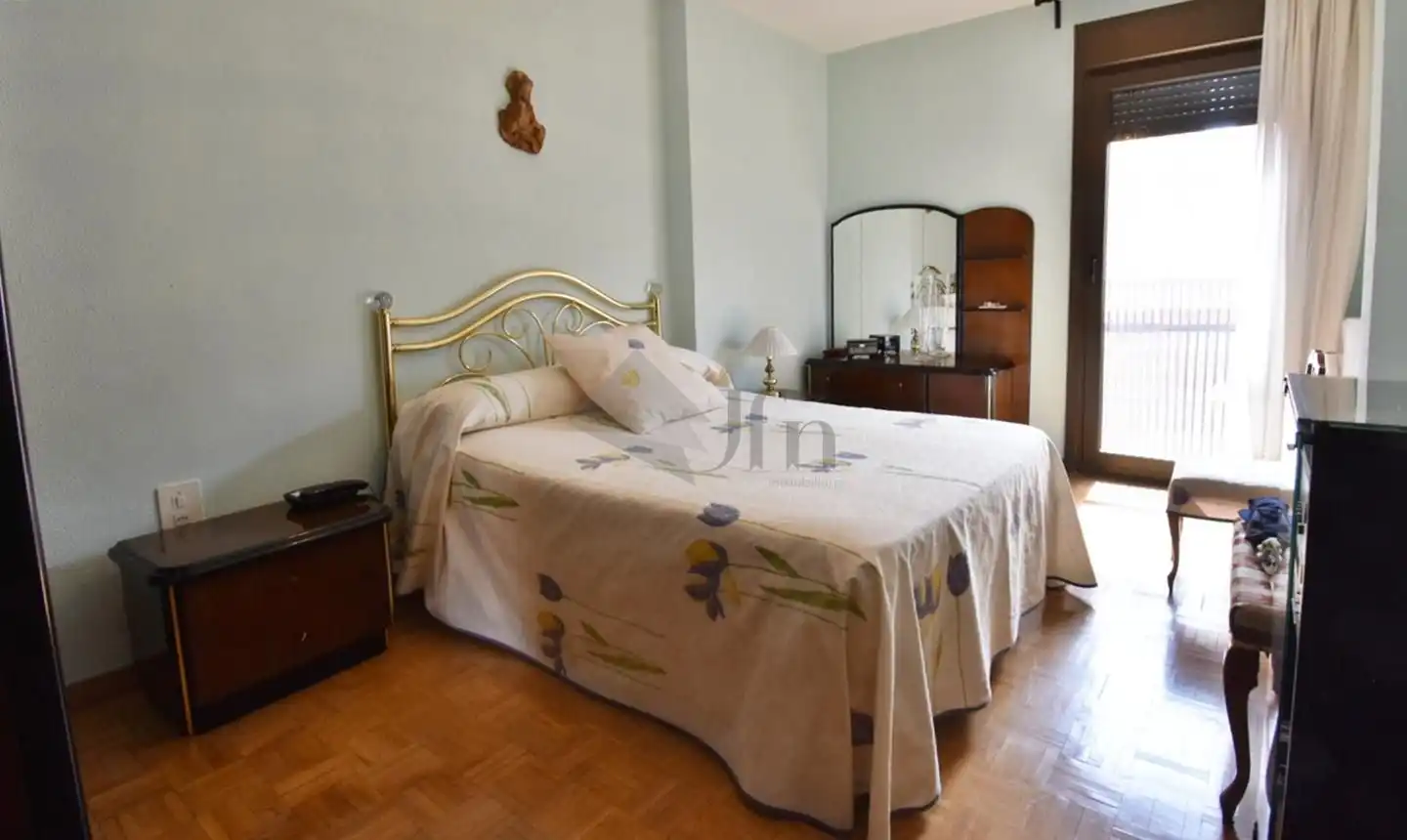 Dormitori de Pis en venda en Olmedo amb Calefacció, Parquet i Terrassa