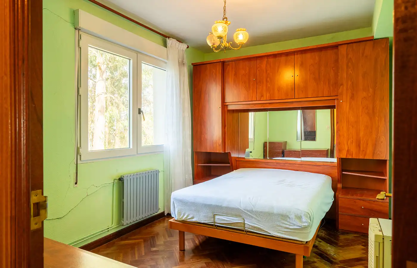 Dormitori de Casa o xalet en venda en Oleiros amb Calefacció, Jardí privat i Parquet