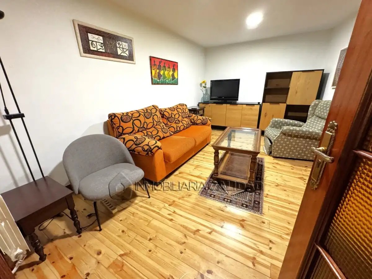 Living room of Flat for rent in Burgos  with Heating and Furnished