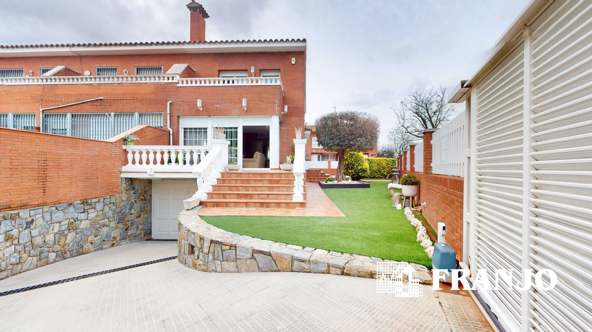 Garden of Single-family semi-detached for sale in Barberà del Vallès  with Air Conditioner, Heating and Terrace