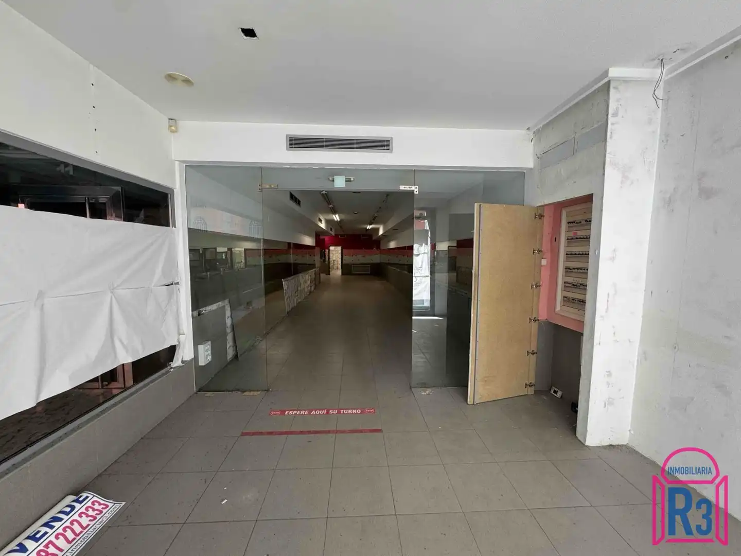 Local comercial en venda a Alfonso V, imagen 3