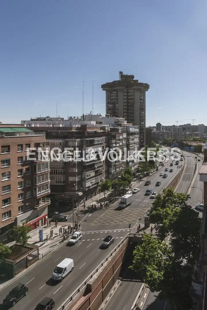 Vista exterior de Pis en venda en Madrid amb Aire condicionat, Calefacció i Traster