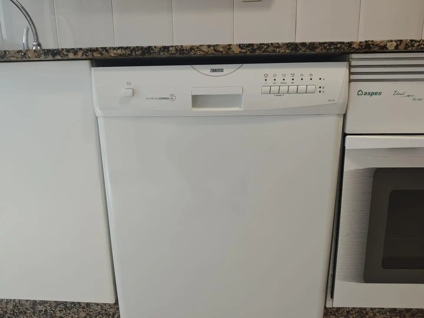 Kitchen of Flat for rent in Culleredo  with Heating, Parquet flooring and Storage room