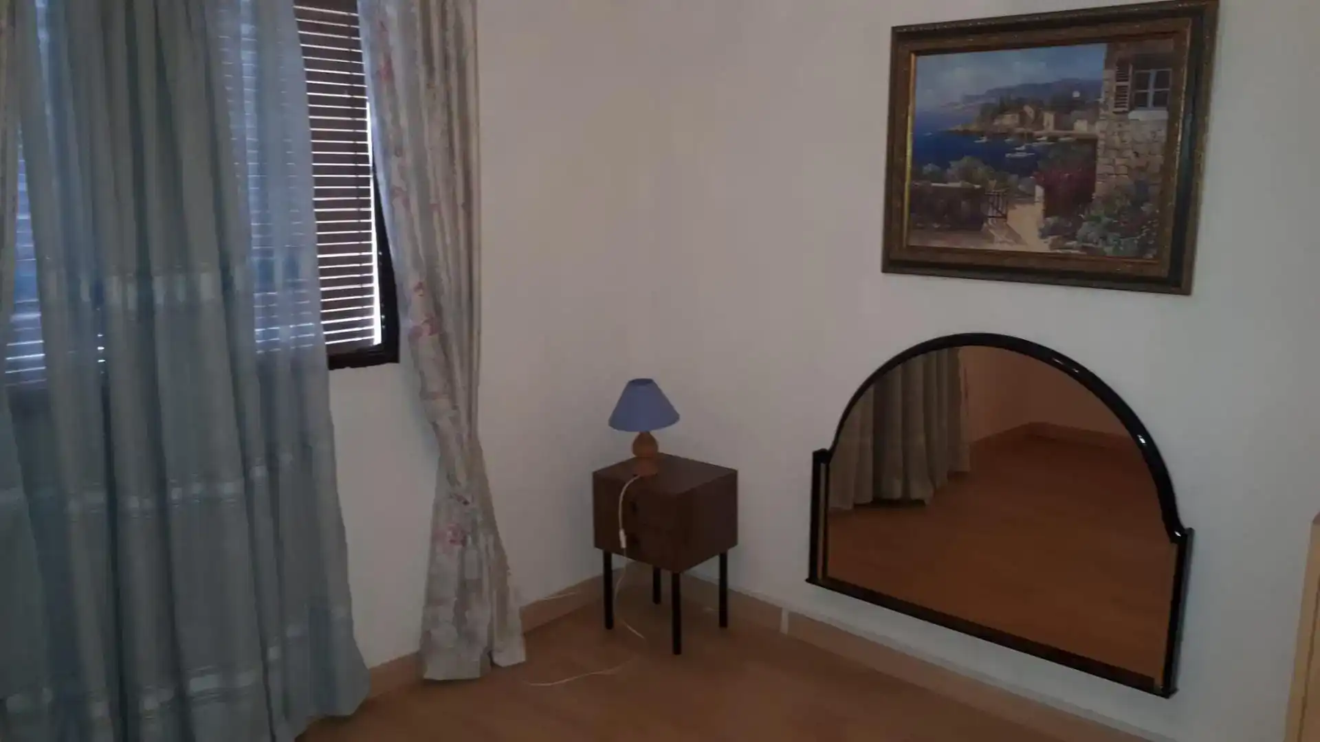 Sala d'estar de Casa adosada en venda en Burgohondo amb Traster, Moblat i Forn