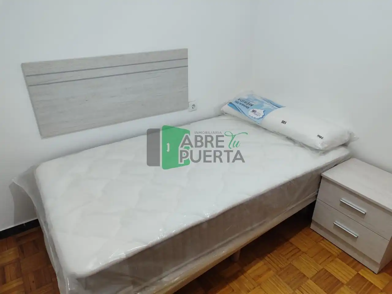Dormitori de Pis per a compartir en Ourense Capital  amb Calefacció, Terrassa i Moblat
