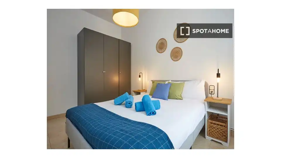 Flat with terrace to rent in Eixample