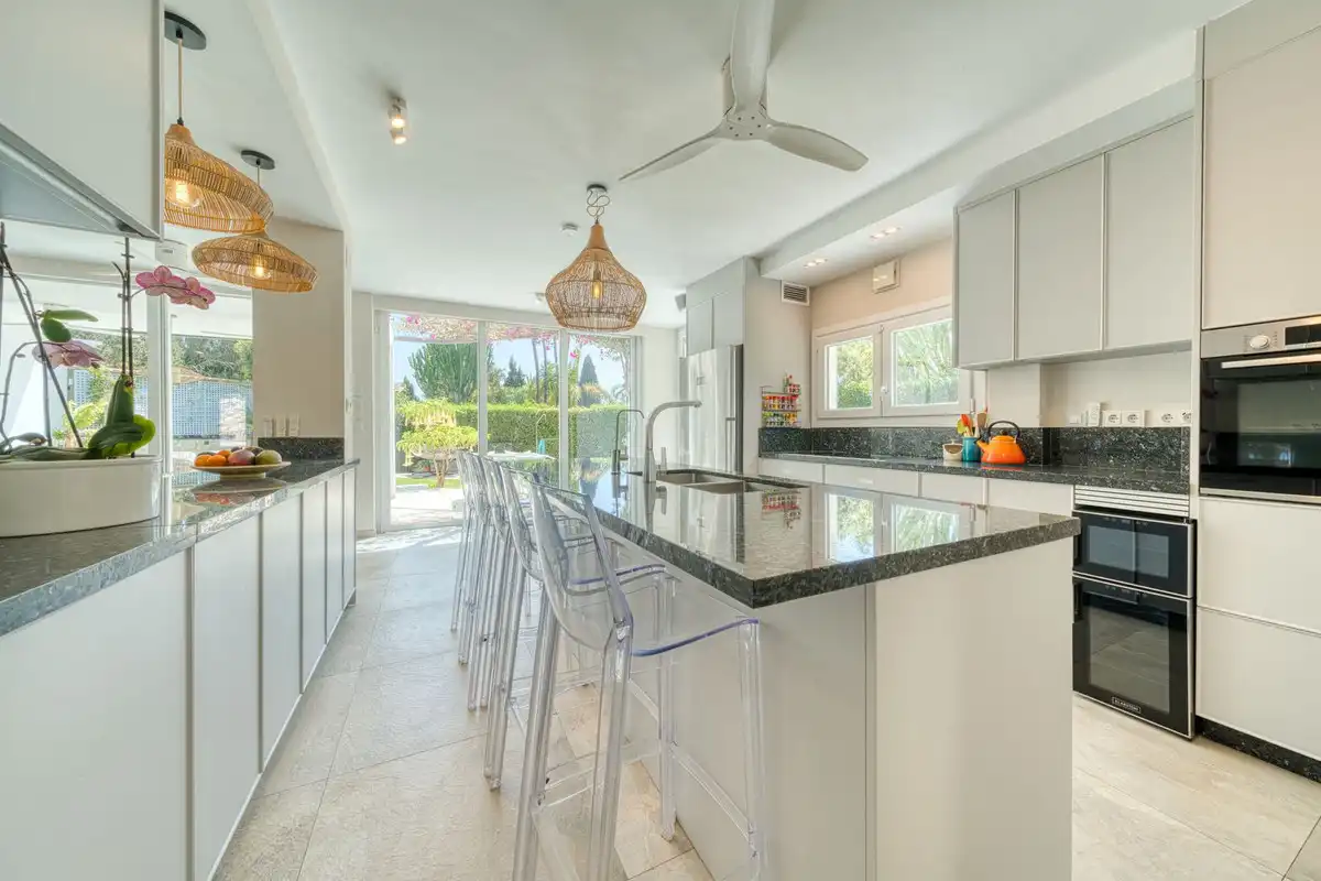 Kitchen of Houses for sale in Marbella  with Air Conditioner, Private garden and Terrace