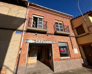 Vista exterior de Casa adosada en venda en Valencia de Don Juan