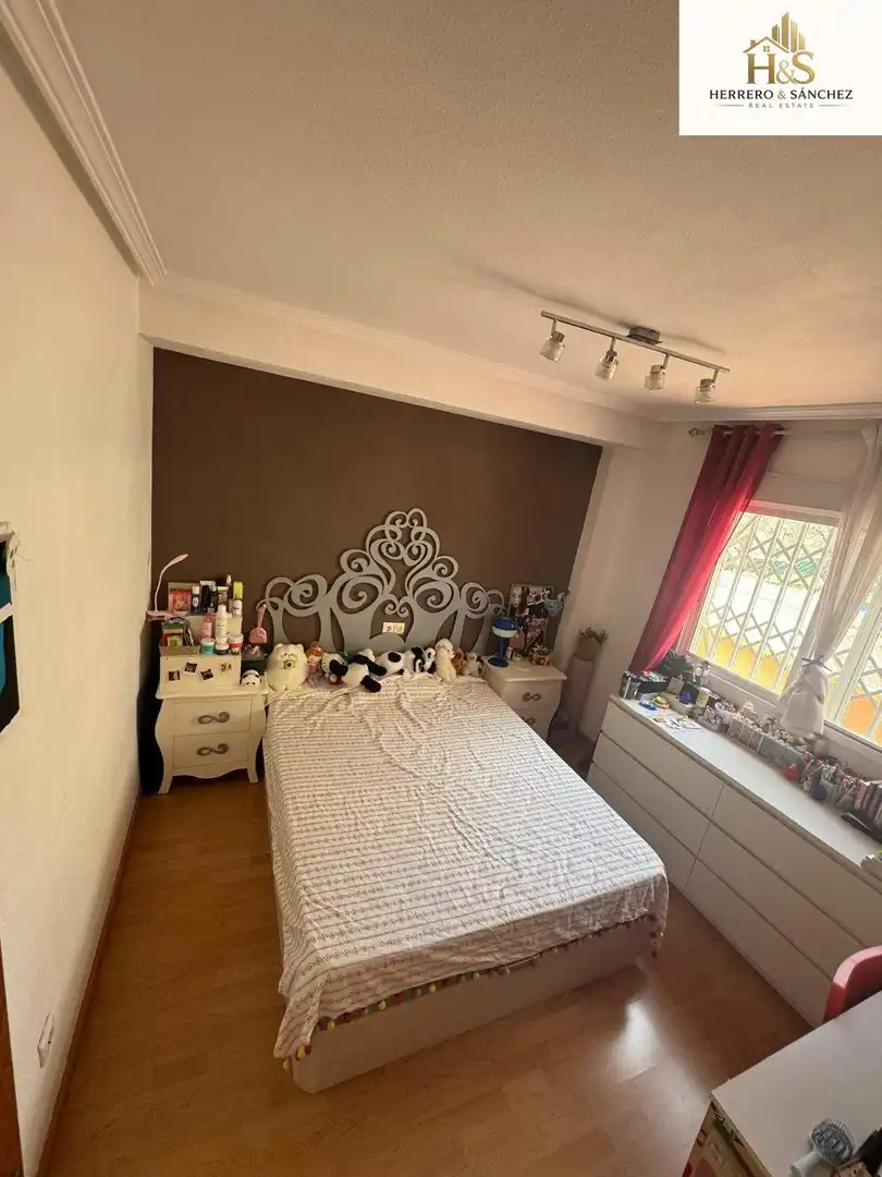 Bedroom of Houses for sale in Alicante / Alacant  with Air Conditioner, Heating and Private garden