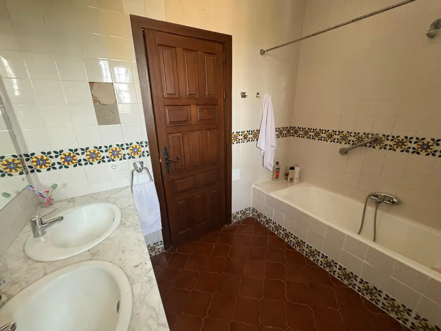Bany de Casa o xalet en venda en Córdoba amb Aire condicionat, Jardí privat i Piscina