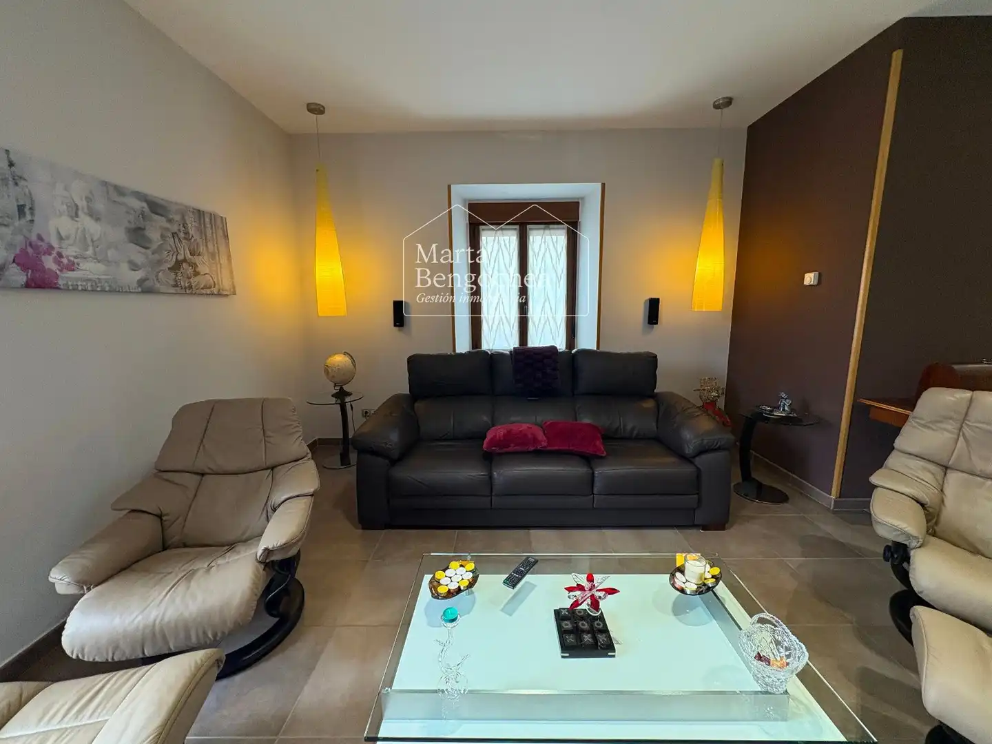 Sala d'estar de Pis en venda en Vitoria - Gasteiz amb Calefacció, Terrassa i Moblat