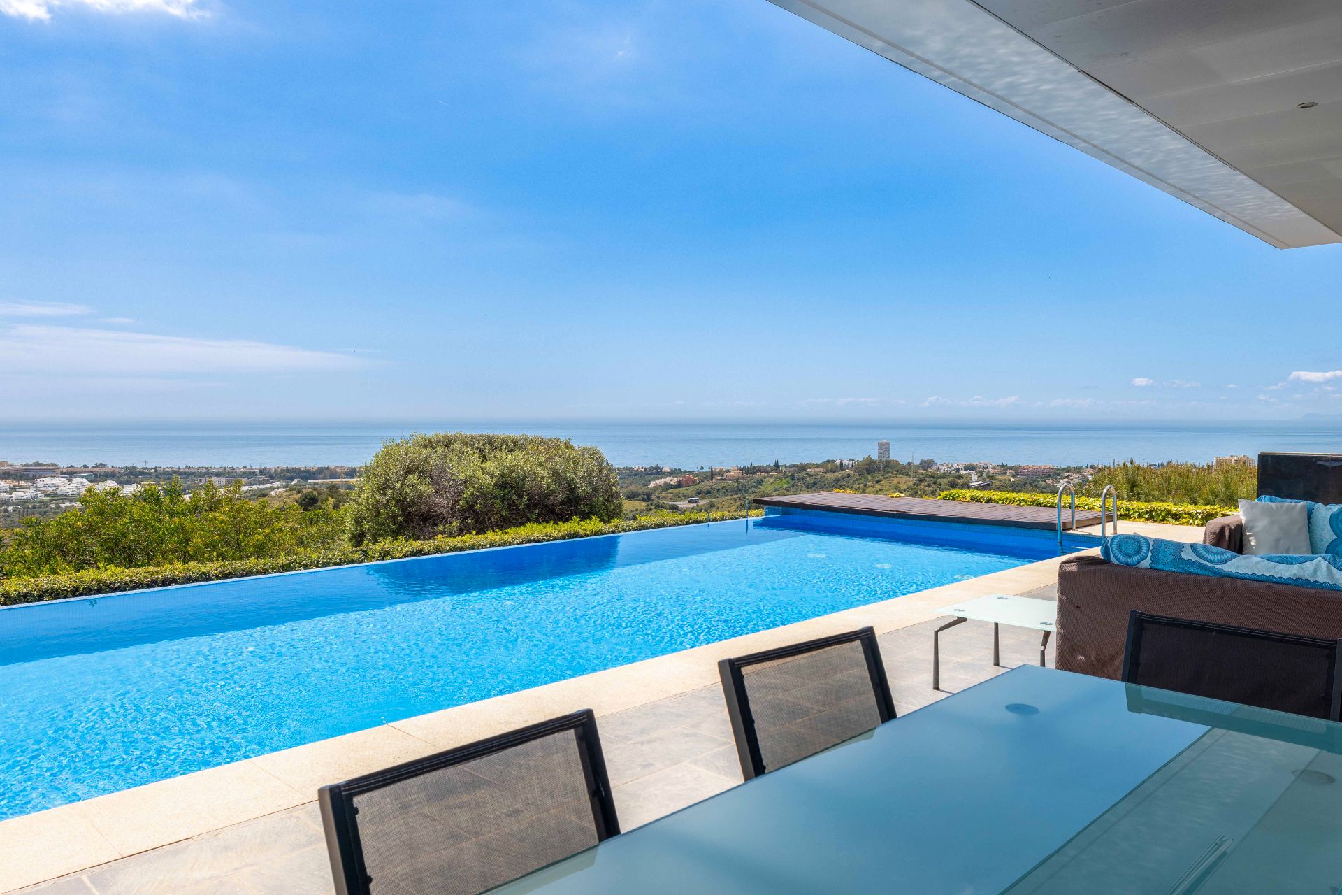 Piscina de Casa o xalet en venda en Marbella amb Aire condicionat, Calefacció i Jardí privat