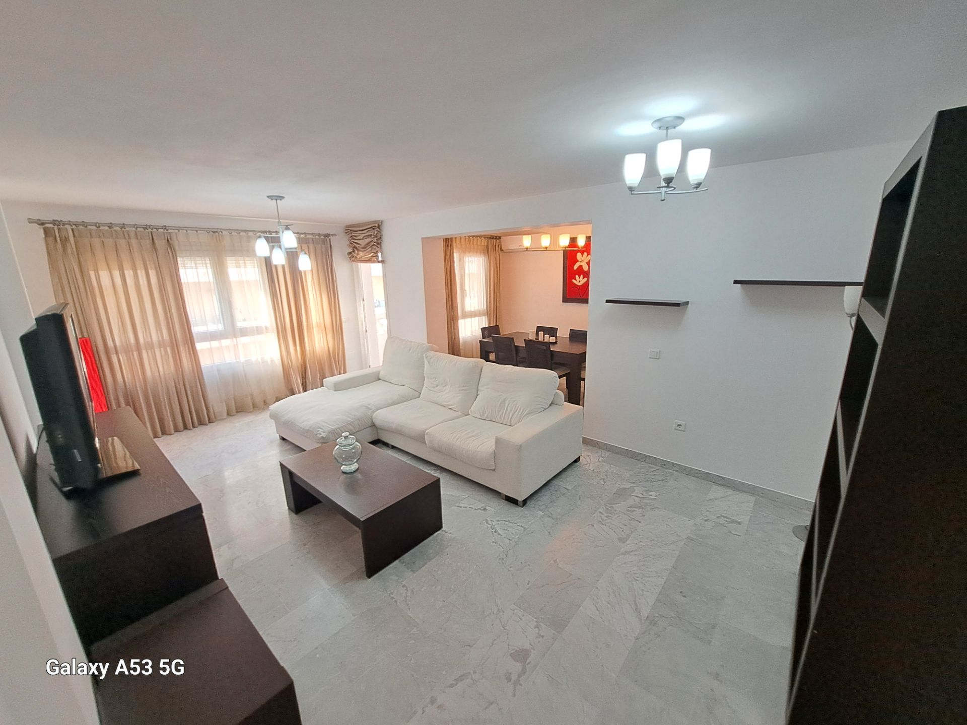 Sala d'estar de Pis de lloguer en Marbella amb Aire condicionat, Calefacció i Terrassa