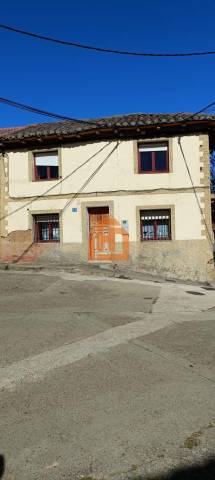 Casa-chalet en Venta en Real en Pajares de los Oteros