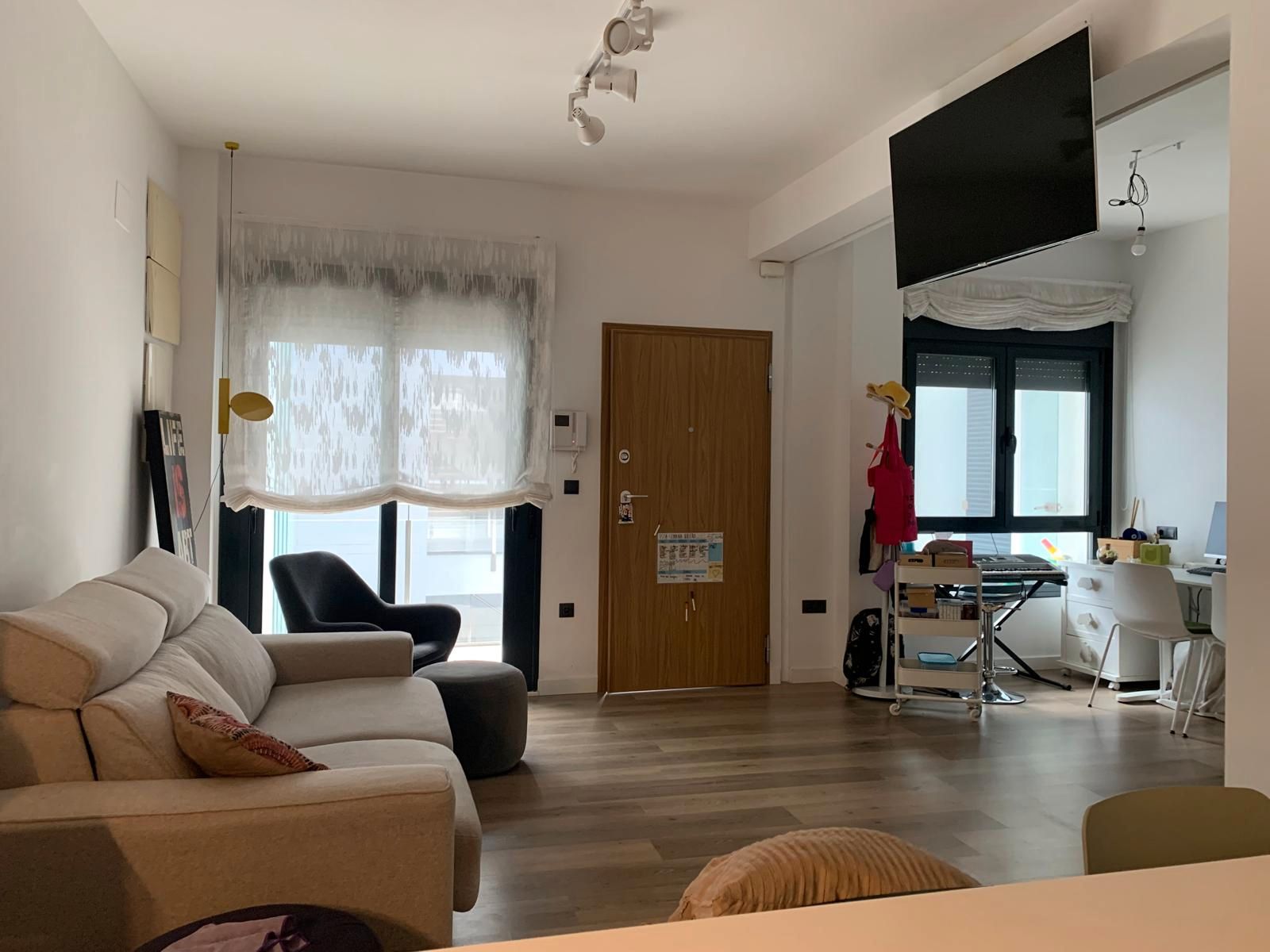 Sala d'estar de Pis en venda en  Sevilla Capital amb Aire condicionat, Terrassa i Moblat