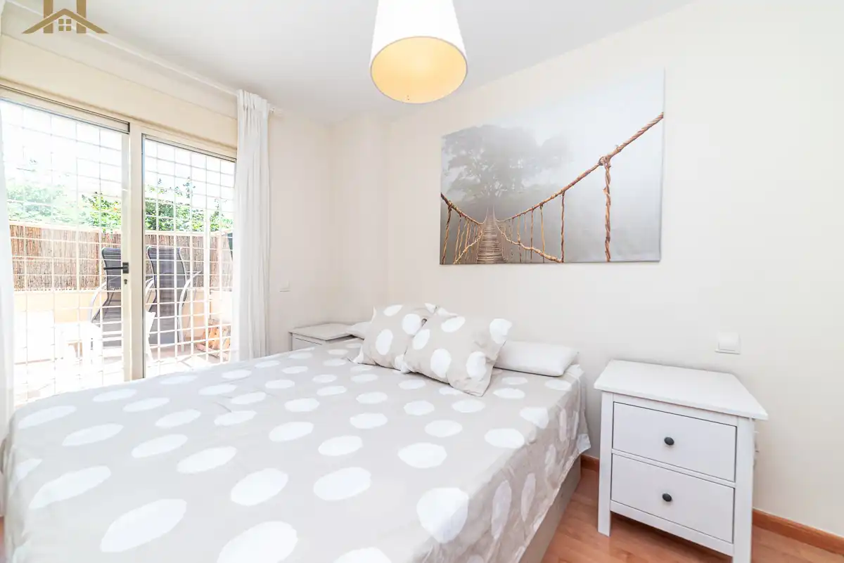 Habitación de Planta baja en venta en Arroyomolinos (Madrid) con Aire acondicionado, Calefacción y Jardín privado