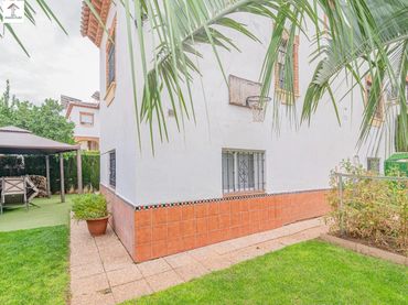 Maison jumelée à vendre à Calle BUERO VALLEJO 4