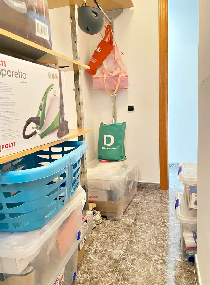 Flat for sale in L'Hospitalet de Llobregat  with Air Conditioner, Oven and Balcony