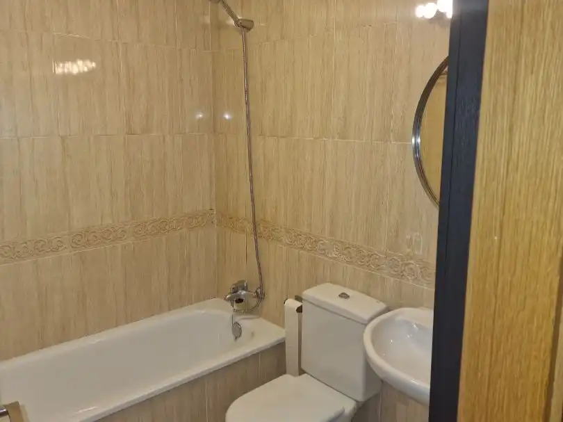 Badezimmer von Wohnung zur Miete in Teatinos - Universidad