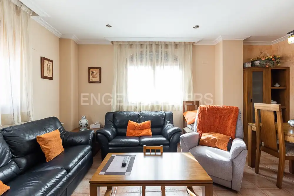 Sala de estar de Casa o chalet en venta en Náquera con Aire acondicionado, Calefacción y Jardín privado