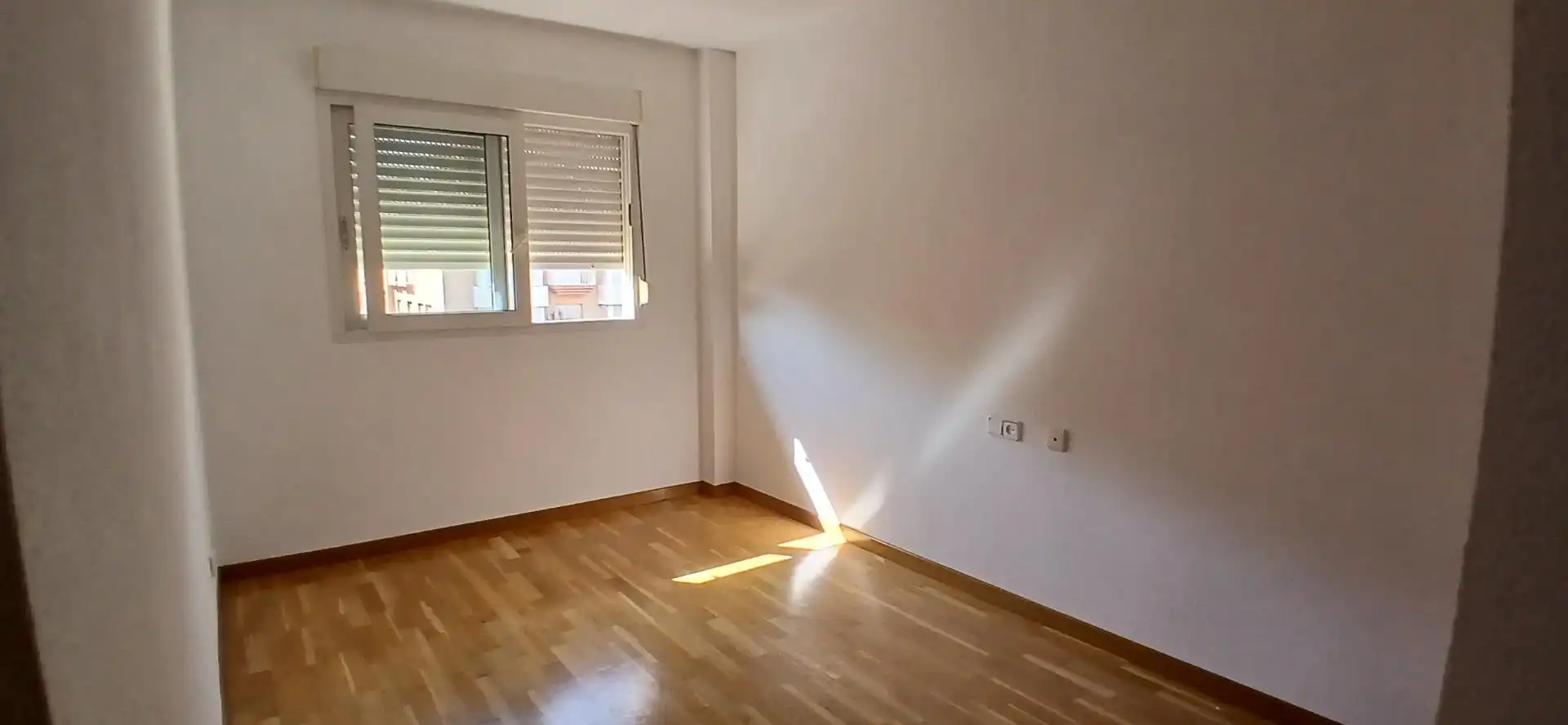 Habitación de Piso de alquiler en Murcia con Aire acondicionado y Trastero